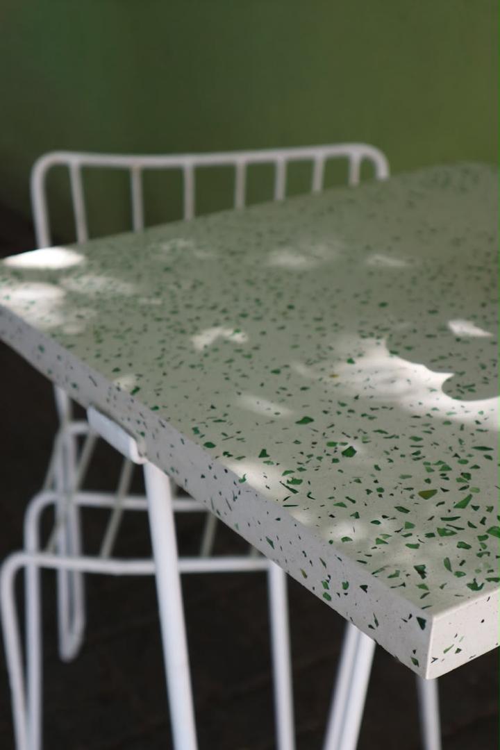 Mesa de acabado verde